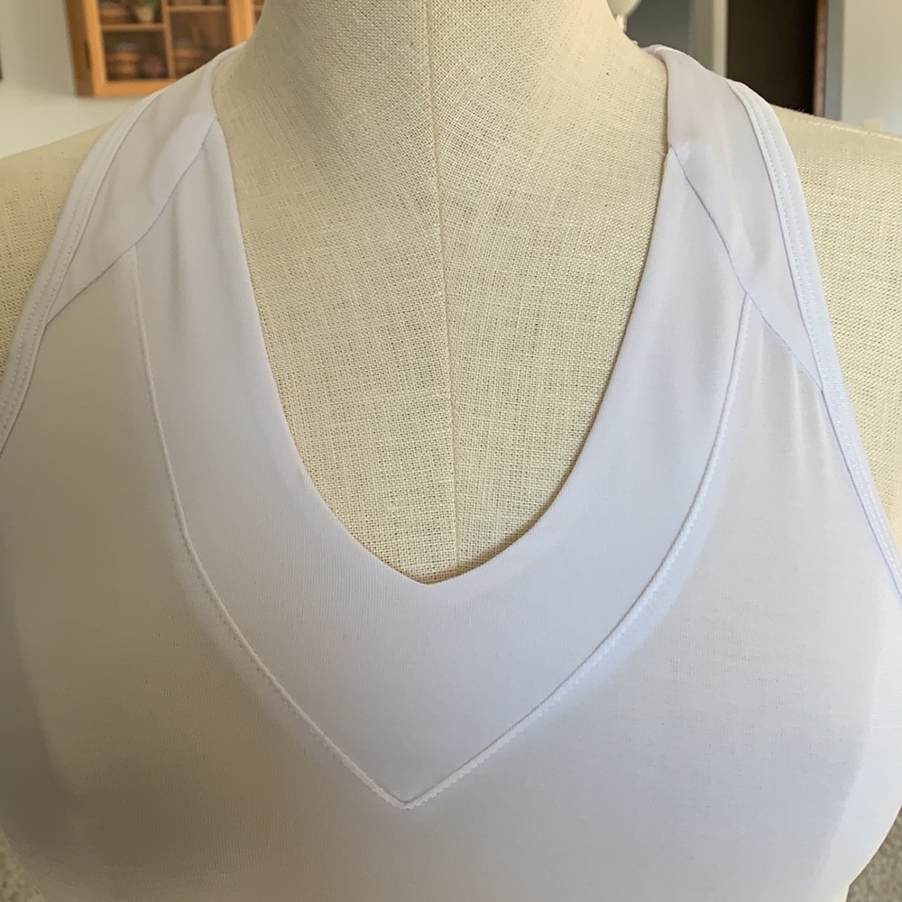 Lija White Tank Top, Size Medium - Picture 3 of 9